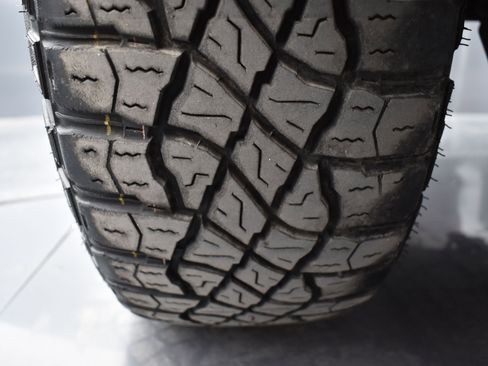 Used 2021 GMC Sierra 1500 AT4 w/ AT4 Preferred Package image 18