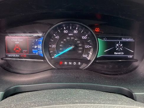 Used 2017 Ford Explorer XLT w/ Equipment Group 202A AWD/4WD image 5