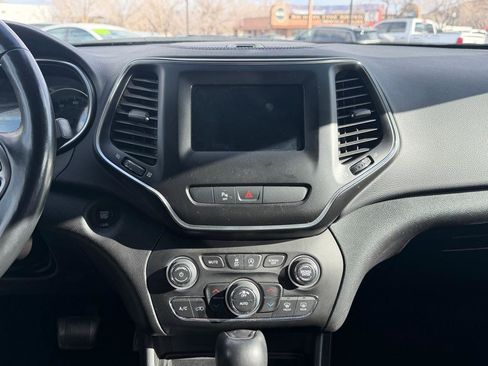 Used 2020 Jeep Cherokee Latitude Plus w/ Cold Weather Group image 15