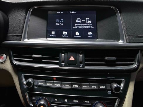 Used 2018 Kia Optima EX w/ Premium Package FWD image 17