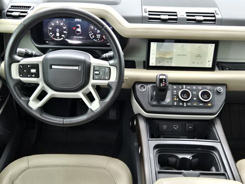 Used 2020 Land Rover Defender 110 HSE AWD/4WD image 25