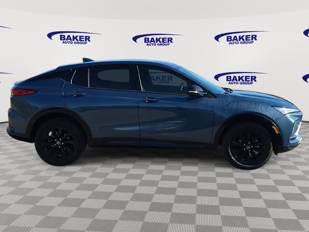 Used 2024 Buick Envista Sport Touring w/ Convenience I Package FWD image 4