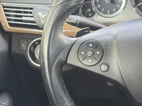 Used 2011 Mercedes-Benz E 550 4MATIC Sedan image 28