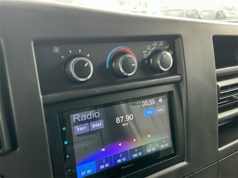 Used 2014 GMC Savana 3500 image 22