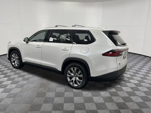 Used 2026 Toyota Grand Highlander AWD image 3