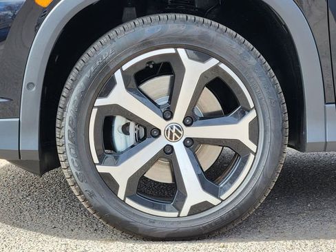 New 2026 Volkswagen Tiguan SE AWD/4WD image 9