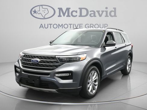 Used 2024 Ford Explorer XLT w/ Equipment Group 202A RWD image 4