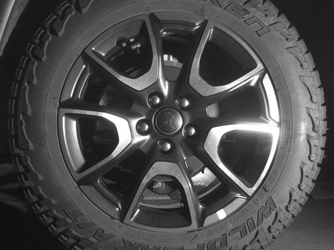 Used 2025 Jeep Compass Trailhawk AWD/4WD image 14