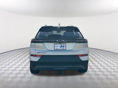 Used 2023 Chevrolet Bolt EUV LT w/ Convenience Package image 8