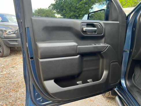 Used 2019 Chevrolet Silverado 1500 Custom Trail Boss w/ Custom Convenience Package image 11