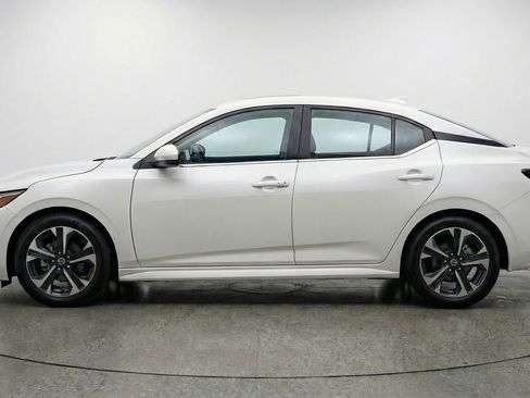 Used 2025 Nissan Sentra SV FWD image 5