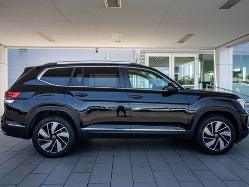 Certified 2024 Volkswagen Atlas SEL AWD/4WD image 3