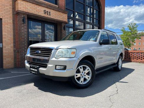Used 2008 Ford Explorer XLT AWD/4WD image 2