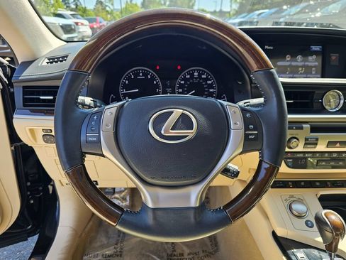 Used 2014 Lexus ES 350 w/ Ultra Luxury Package FWD image 25