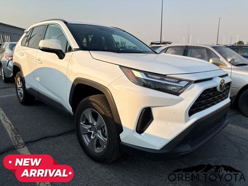 Used 2025 Toyota RAV4 XLE w/ Convenience Package AWD/4WD image 11