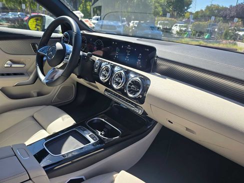 Used 2025 Mercedes-Benz CLA 250 image 13