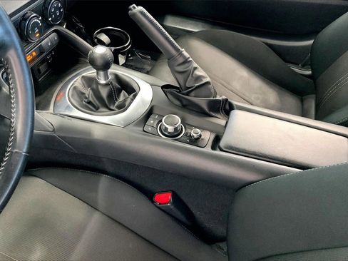Used 2021 MAZDA MX-5 Miata RF Club image 17