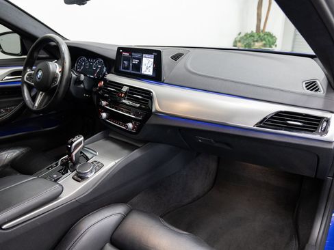 Used 2018 BMW M5 image 18