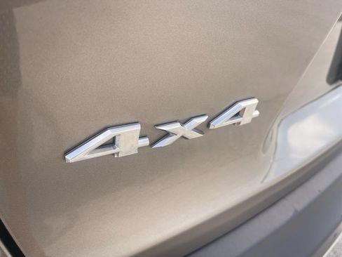 Used 2019 Jeep Cherokee Limited AWD/4WD image 12