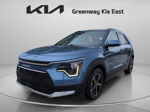 Certified 2023 Kia Niro EX FWD image 10