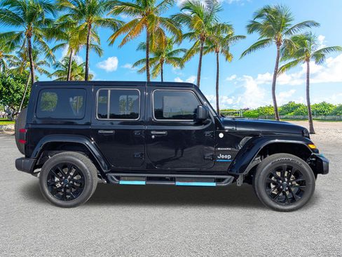 Used 2024 Jeep Wrangler Unlimited Sahara w/ Safety Group AWD/4WD image 3