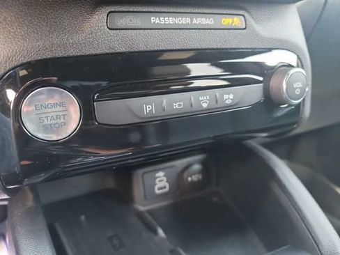 Used 2025 Ford Escape ST-Line Elite w/ Premium Technology Package AWD/4WD image 27