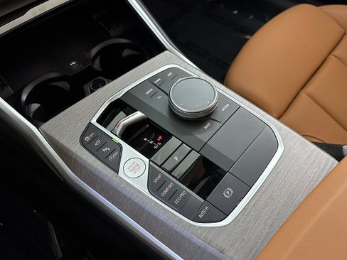 Used 2025 BMW 230i Coupe w/ Convenience Package RWD image 19