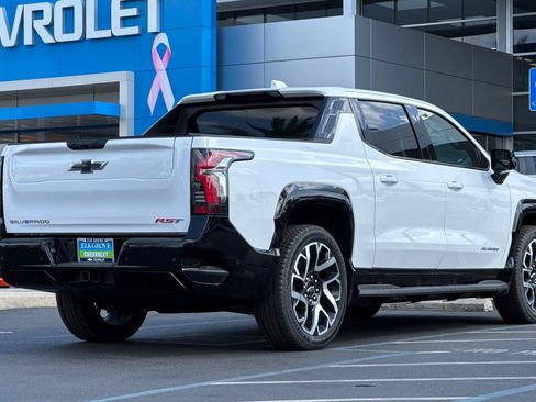 New 2024 Chevrolet Silverado EV RST image 3