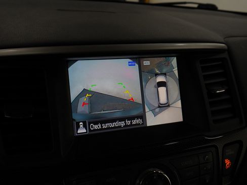 Used 2019 Nissan Pathfinder SL AWD/4WD image 23