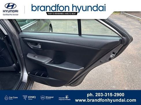 Used 2015 Toyota Camry SE w/ Moonroof Package FWD image 9