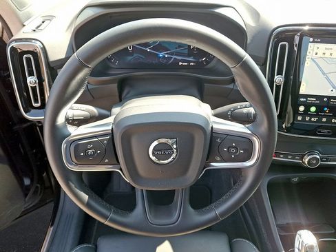 Certified 2026 Volvo XC40 B5 Plus AWD/4WD image 22