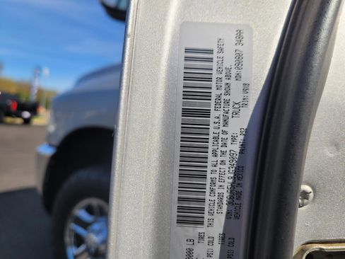 Used 2018 RAM 2500 Tradesman w/ Chrome Appearance Group image 29