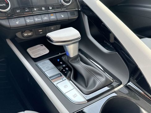 New 2026 Hyundai Elantra Limited FWD image 22