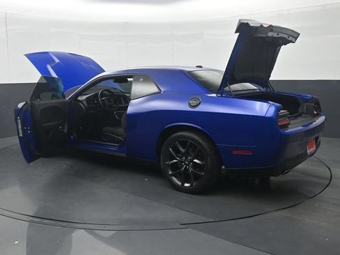 Used 2021 Dodge Challenger SXT w/ Driver Convenience Group RWD image 37