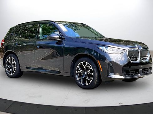 Used 2025 BMW X3 xDrive30i AWD/4WD image 2
