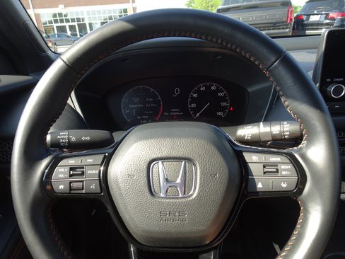 Used 2025 Honda HR-V Sport image 15