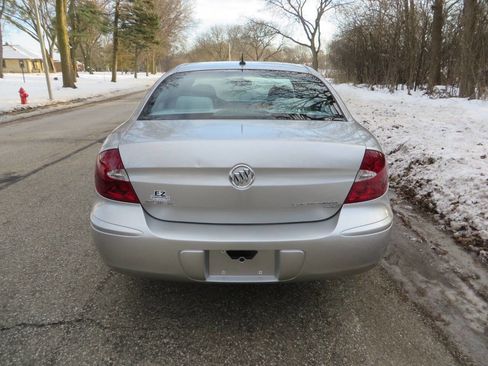 Used 2006 Buick LaCrosse CX image 4