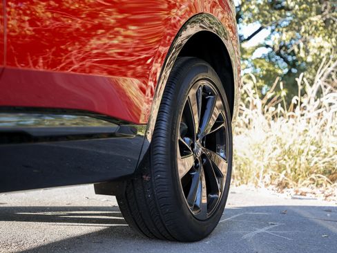 New 2025 Buick Envision Sport Touring image 5