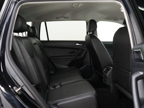 Used 2018 Volkswagen Tiguan SE AWD/4WD image 12