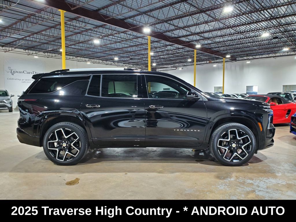 Used 2025 Chevrolet Traverse High Country FWD image 5