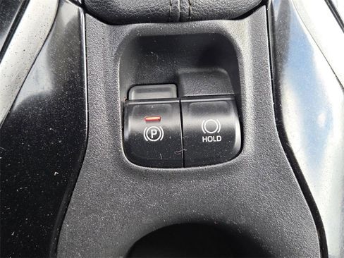 Used 2021 Toyota Corolla LE image 27