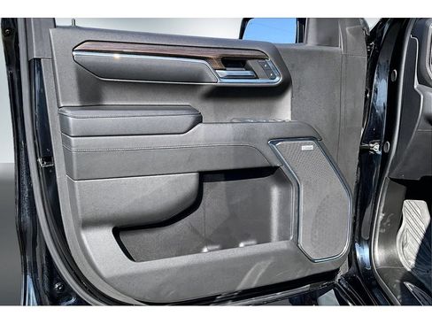 Used 2024 Chevrolet Silverado 1500 LT Trail Boss w/ LT Trail Boss Premium Package AWD/4WD image 21
