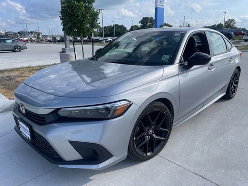 Used 2022 Honda Civic Sport image 1