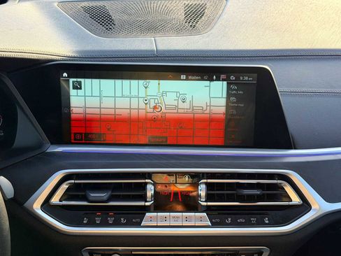Used 2022 BMW X7 xDrive40i w/ Executive Package image 29