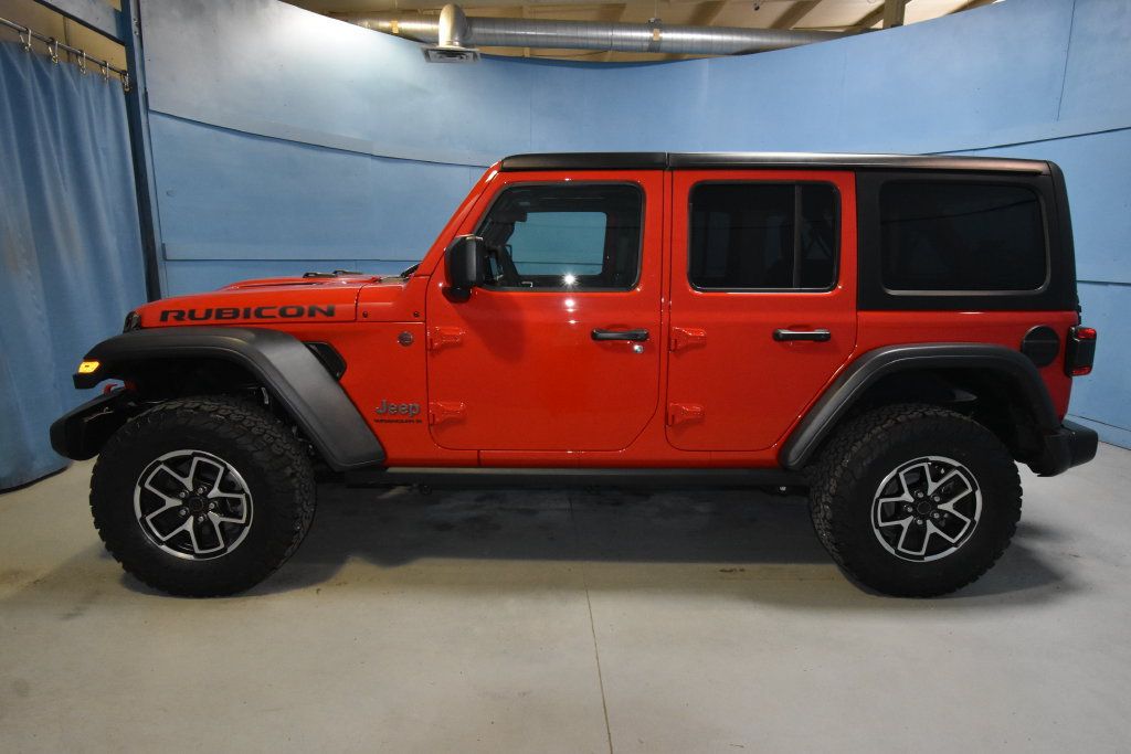 Used 2025 Jeep Wrangler Unlimited Rubicon w/ Convenience Group AWD/4WD image 26