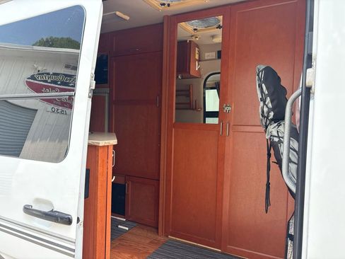 Used 2006 Dodge Sprinter 2500 w/ PWR Convenience Group RWD image 12