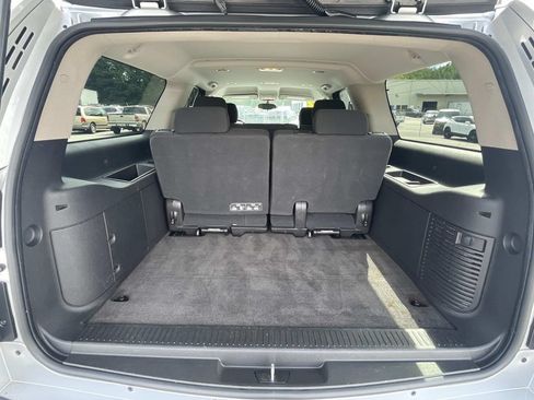 Used 2012 Chevrolet Suburban LS RWD image 11