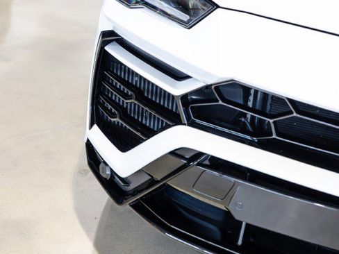 Used 2022 Lamborghini Urus AWD/4WD image 11
