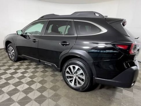 Used 2023 Subaru Outback Premium AWD/4WD image 6