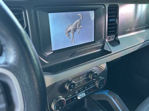Used 2021 Ford Bronco Black Diamond AWD/4WD image 12